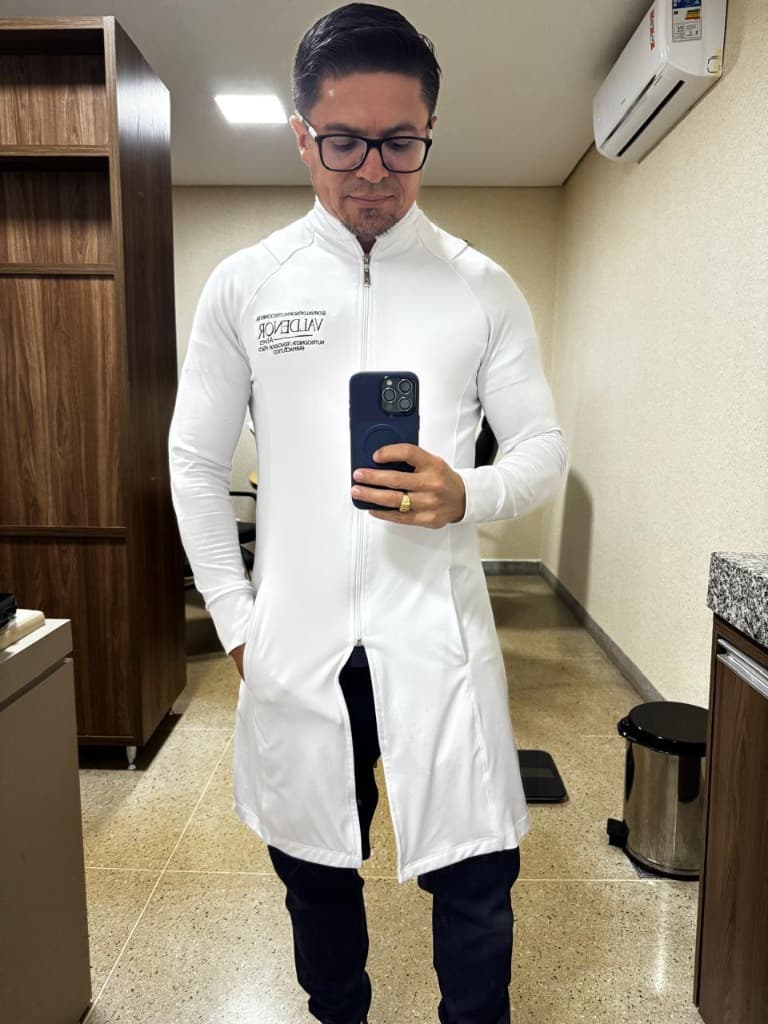 Dr. Valdenor Alves pronto para o atendimento clínico